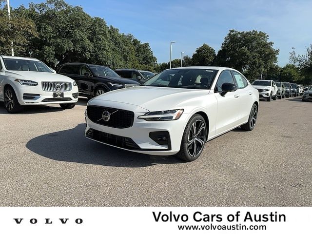 2024 Volvo S60 Plus Dark Theme