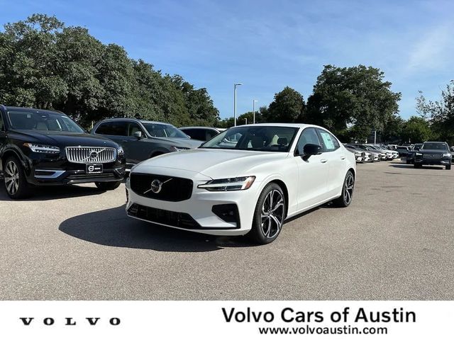 2024 Volvo S60 Plus Dark Theme