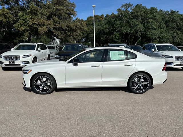 2024 Volvo S60 Plus Dark Theme