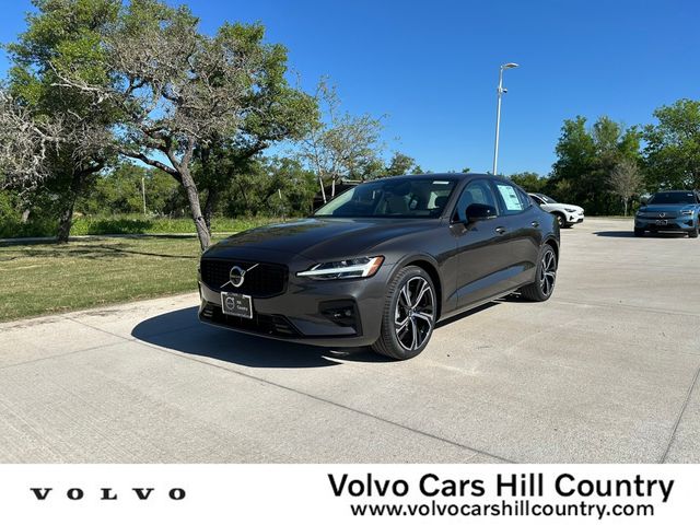 2024 Volvo S60 Plus Dark Theme