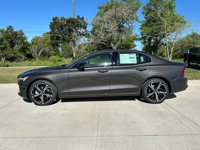 2024 Volvo S60 Plus Dark Theme