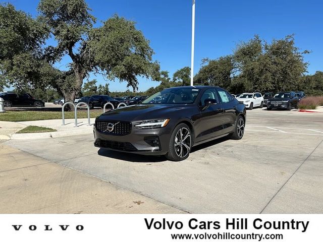 2024 Volvo S60 Plus Dark Theme