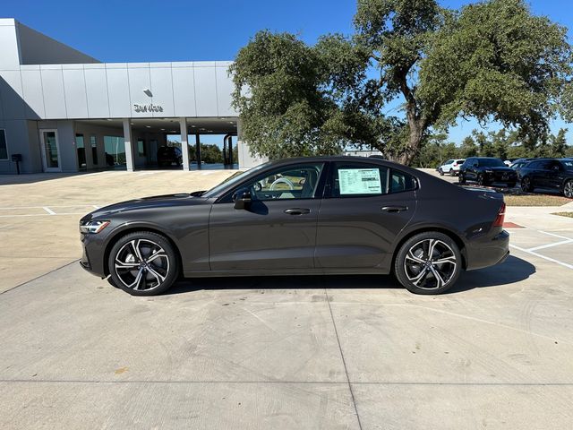 2024 Volvo S60 Plus Dark Theme