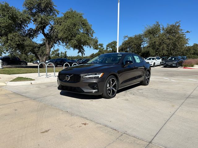 2024 Volvo S60 Plus Dark Theme