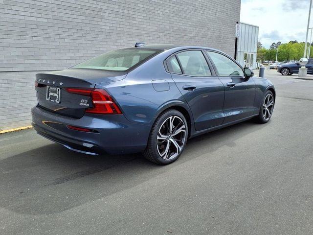 2024 Volvo S60 Plus Dark Theme