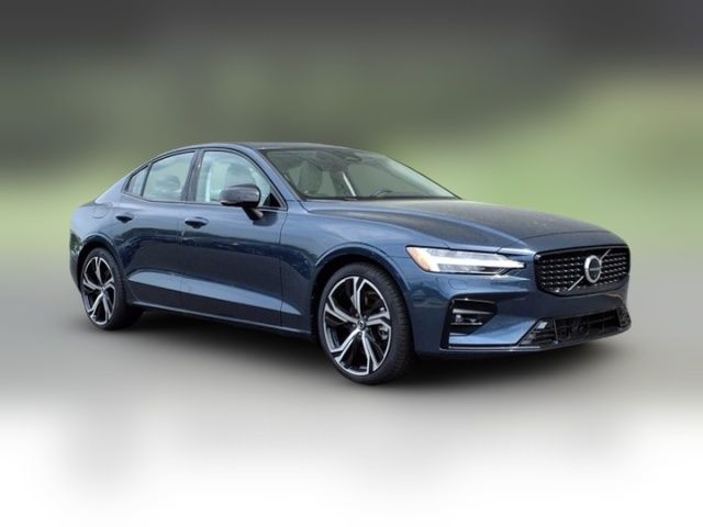 2024 Volvo S60 Plus Dark Theme