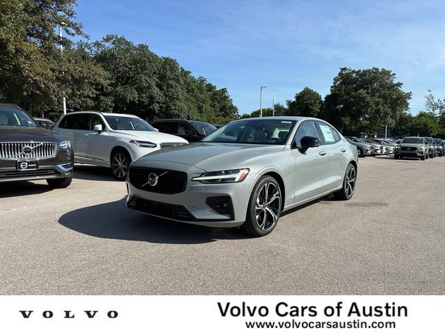 2024 Volvo S60 Plus Dark Theme