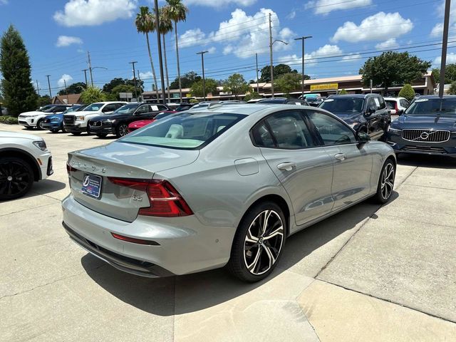 2024 Volvo S60 Plus Dark Theme