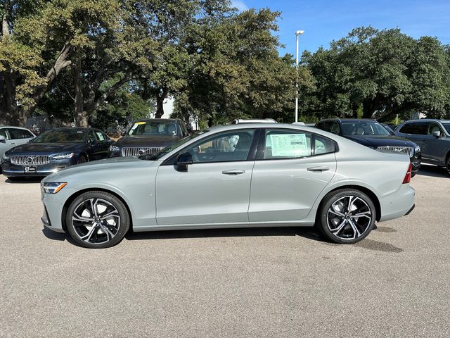 2024 Volvo S60 Plus Dark Theme