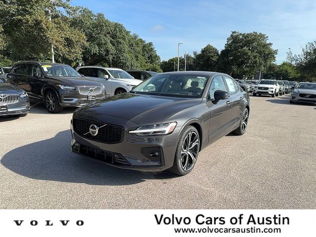 2024 Volvo S60 Plus Dark Theme