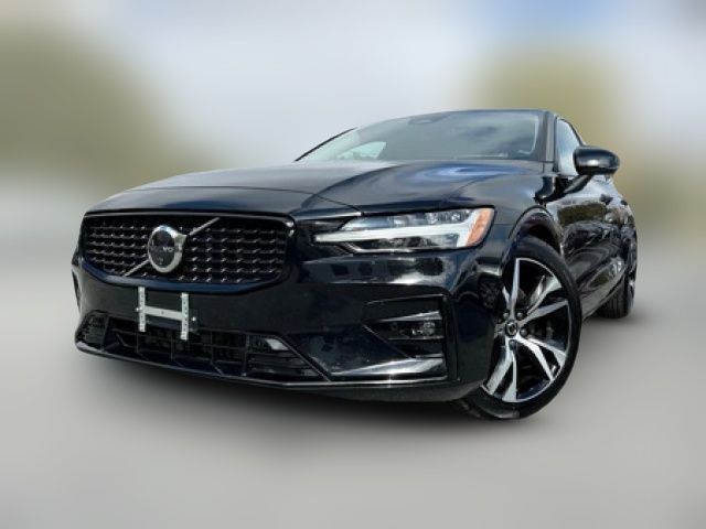 2024 Volvo S60 Plus Dark Theme