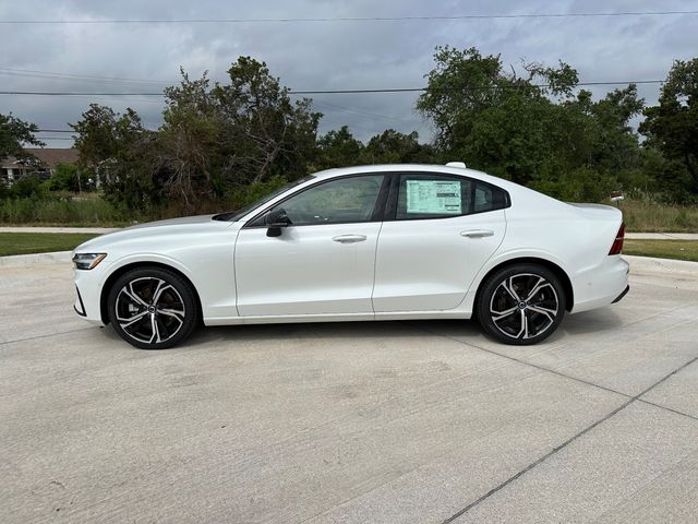 2024 Volvo S60 Plus Dark Theme