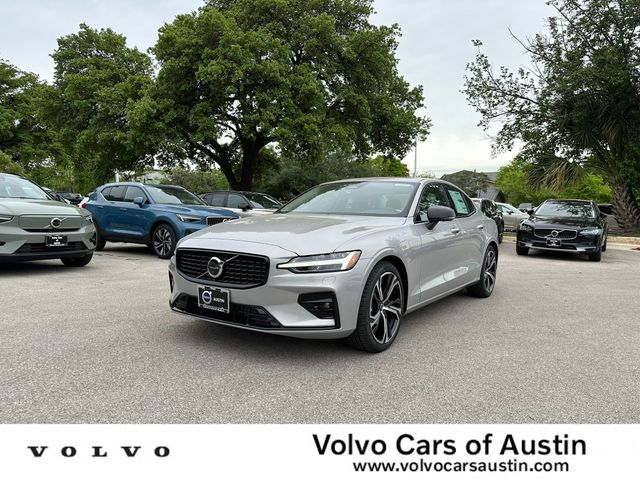 2024 Volvo S60 Plus Dark Theme