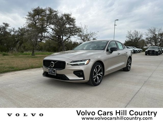 2024 Volvo S60 Plus Dark Theme