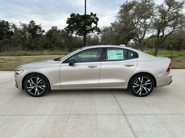 2024 Volvo S60 Plus Dark Theme