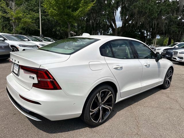 2024 Volvo S60 Plus Dark Theme