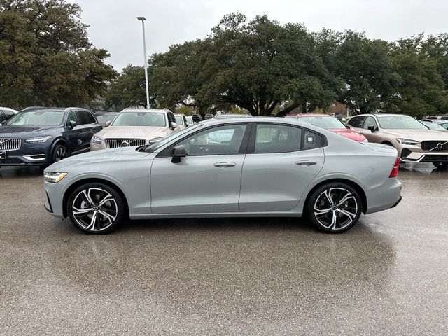 2024 Volvo S60 Plus Dark Theme