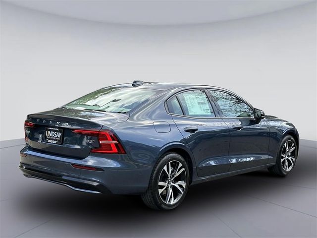 2024 Volvo S60 Plus Dark Theme