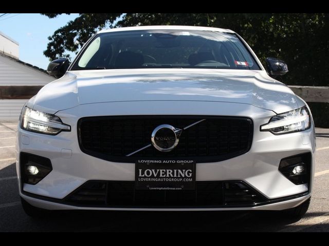 2024 Volvo S60 Plus Dark Theme