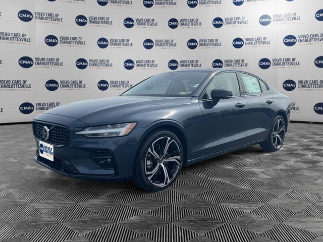 2024 Volvo S60 Plus Dark Theme