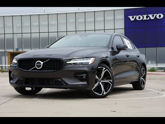 2024 Volvo S60 Plus Dark Theme