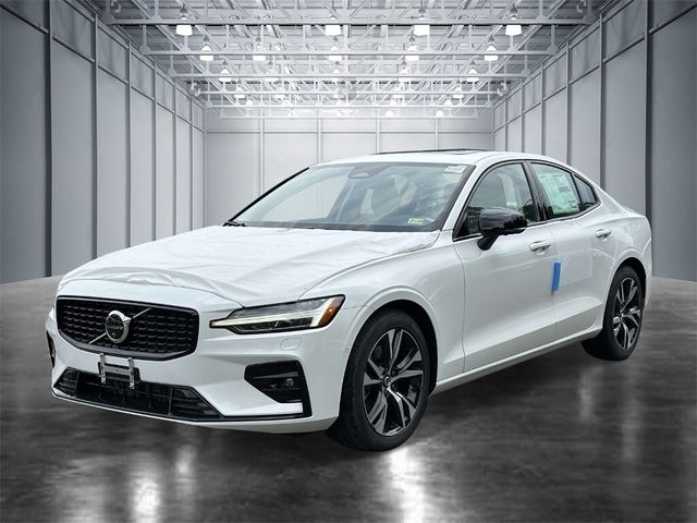 2024 Volvo S60 Plus Dark Theme