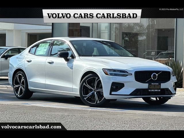 2024 Volvo S60 Plus Dark Theme