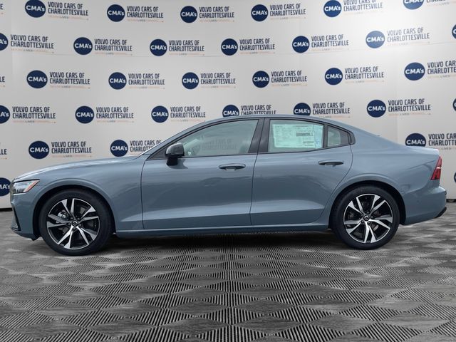 2024 Volvo S60 Plus Dark Theme