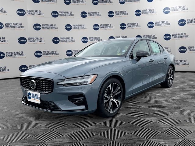 2024 Volvo S60 Plus Dark Theme