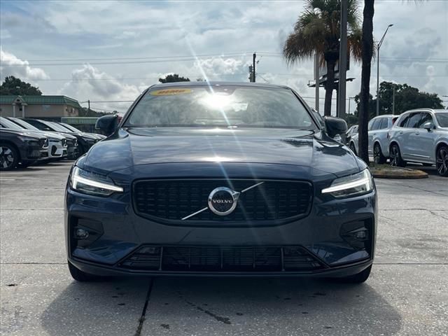 2024 Volvo S60 Plus Dark Theme