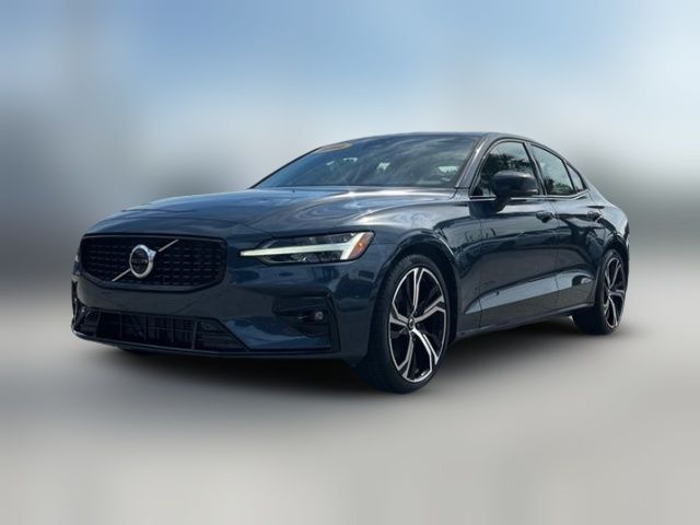 2024 Volvo S60 Plus Dark Theme