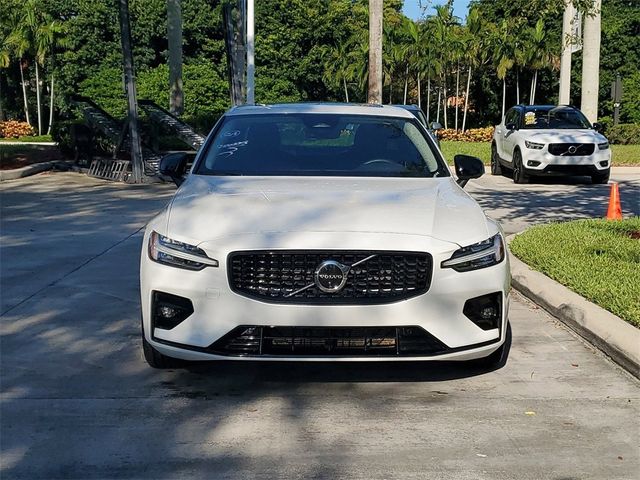 2024 Volvo S60 Plus Dark Theme