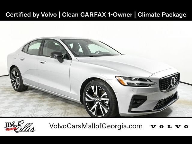 2024 Volvo S60 Plus Dark Theme