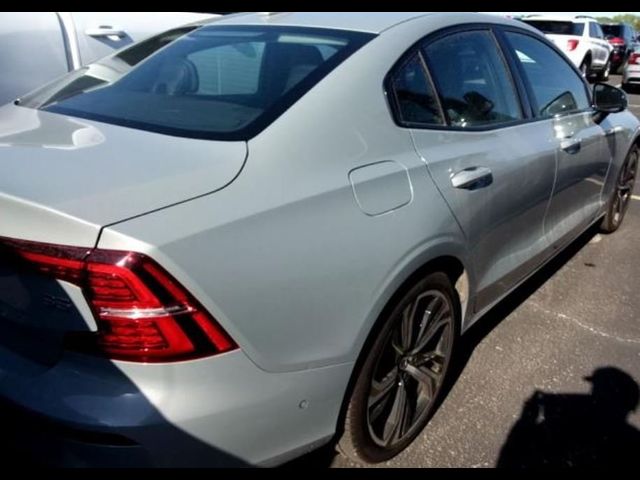 2024 Volvo S60 Plus Dark Theme