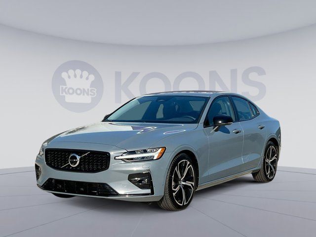 2024 Volvo S60 Plus Dark Theme