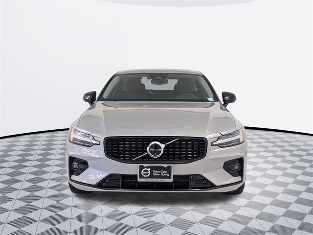 2024 Volvo S60 Plus Dark Theme