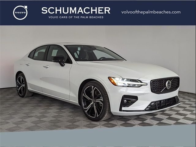 2024 Volvo S60 Plus Dark Theme