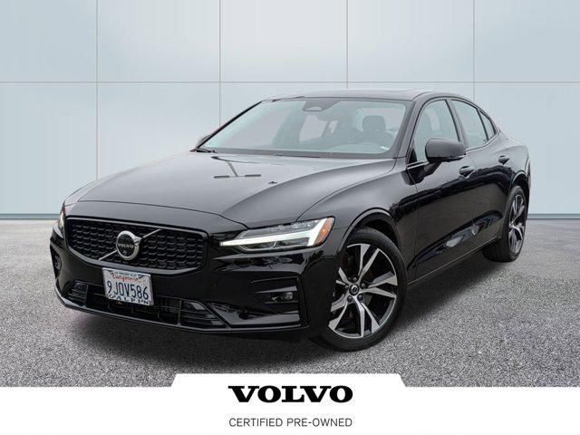 2024 Volvo S60 Plus Dark Theme