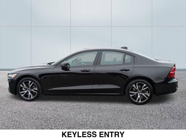 2024 Volvo S60 Plus Dark Theme