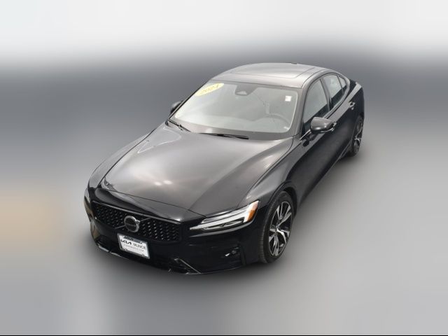 2024 Volvo S60 Plus Dark Theme