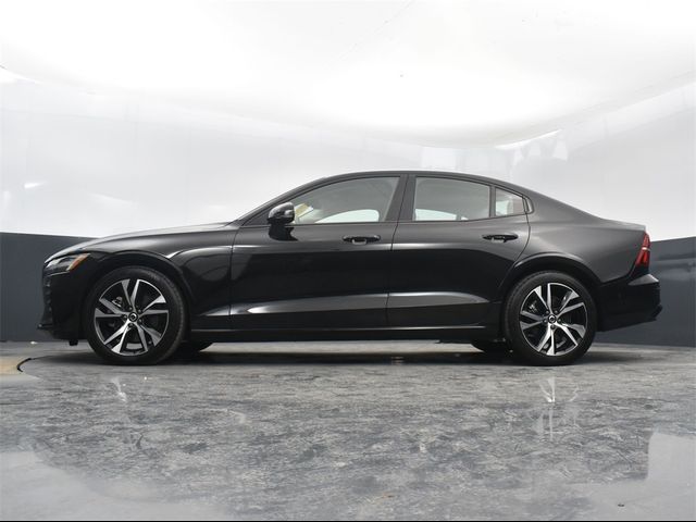 2024 Volvo S60 Plus Dark Theme