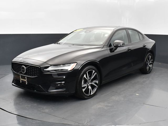 2024 Volvo S60 Plus Dark Theme