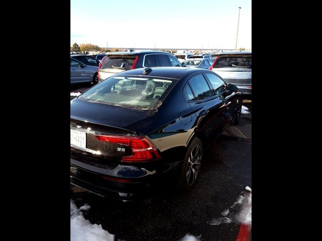 2024 Volvo S60 Plus Dark Theme