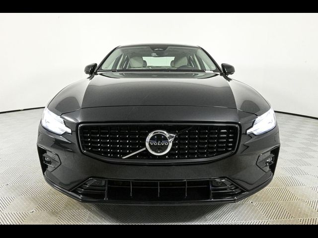 2024 Volvo S60 Plus Dark Theme