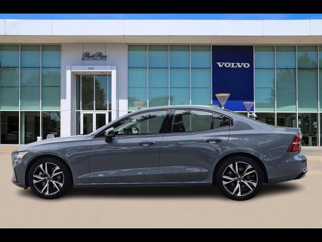 2024 Volvo S60 Plus Dark Theme