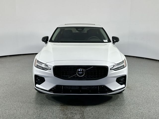 2024 Volvo S60 Plus Dark Theme