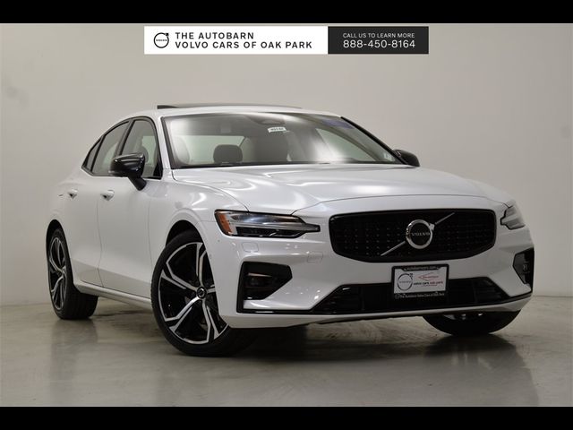 2024 Volvo S60 Plus Dark Theme