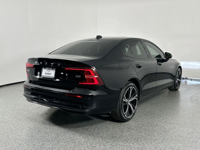 2024 Volvo S60 Plus Dark Theme