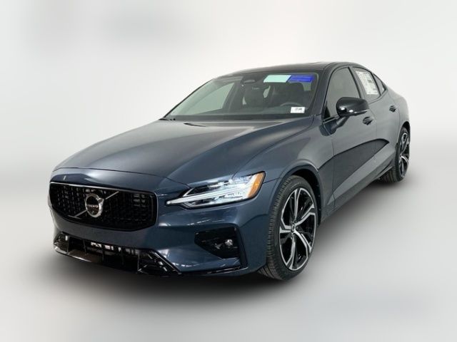 2024 Volvo S60 Plus Dark Theme