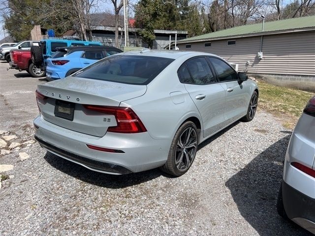 2024 Volvo S60 Plus Dark Theme